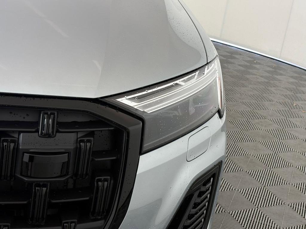 new 2026 Audi Q7 car, priced at $77,390