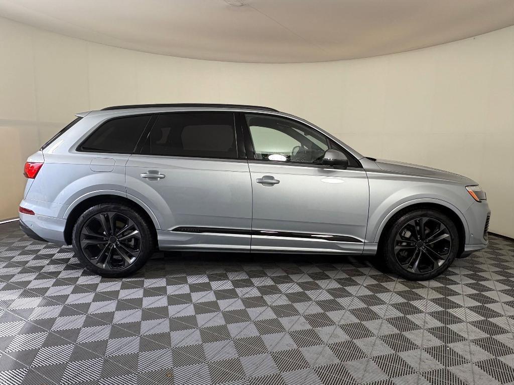 new 2026 Audi Q7 car, priced at $77,390