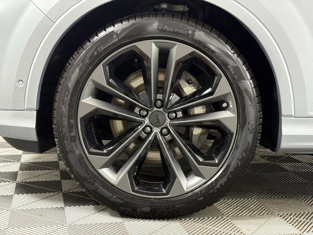 new 2026 Audi Q7 car, priced at $77,390