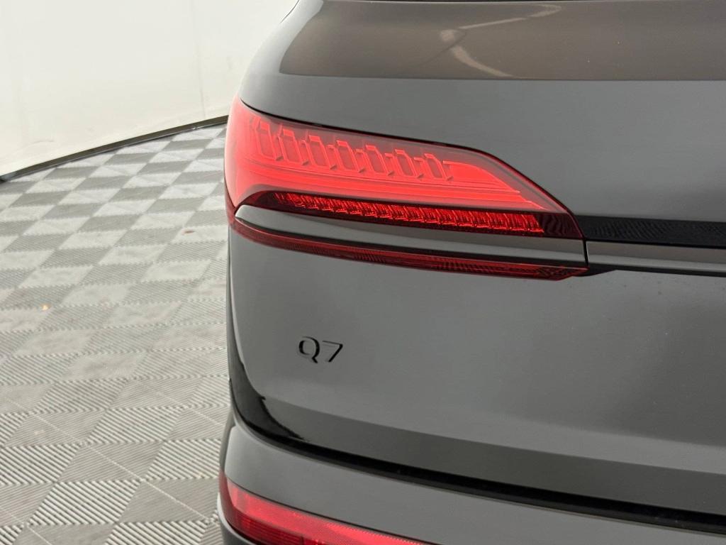 new 2026 Audi Q7 car, priced at $76,190