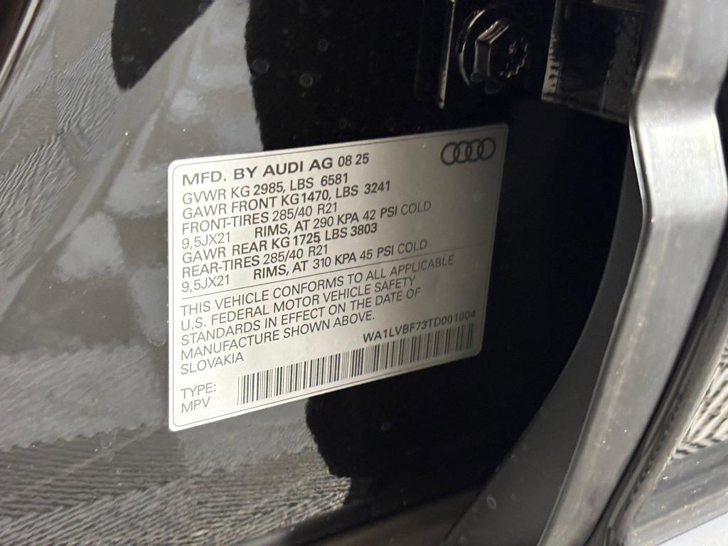new 2026 Audi Q7 car, priced at $76,190