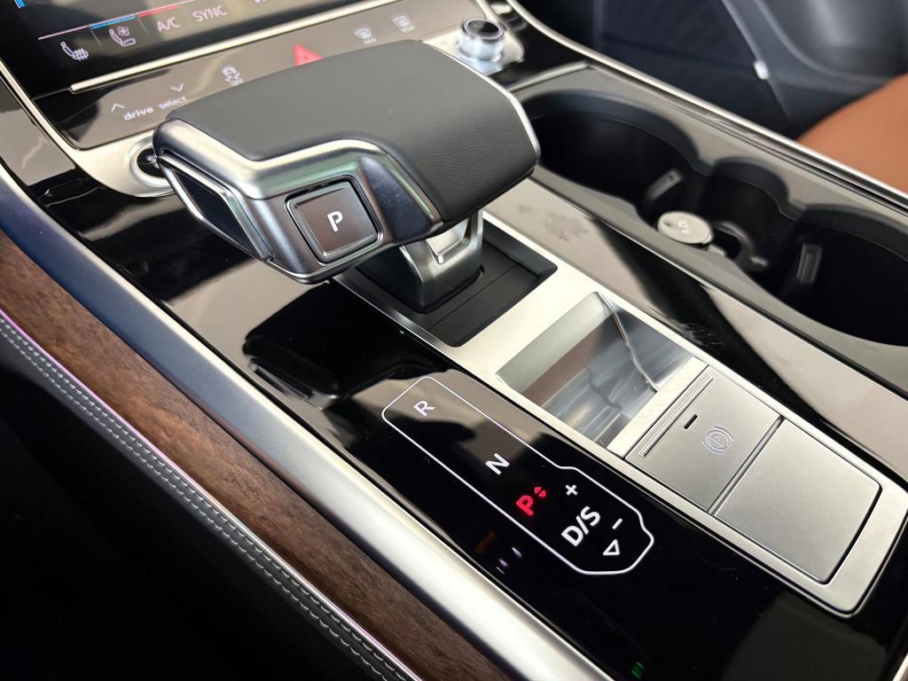 new 2026 Audi Q7 car, priced at $76,190