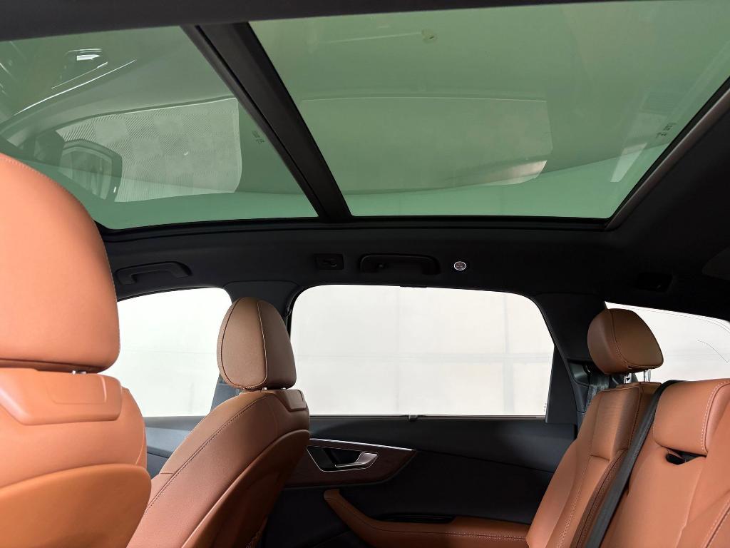 new 2026 Audi Q7 car, priced at $76,190