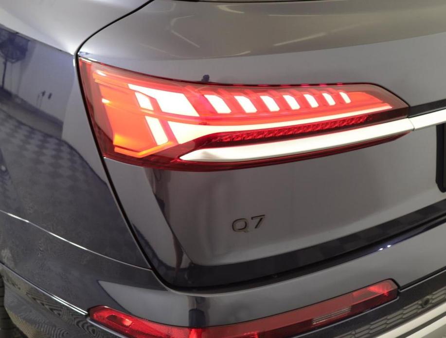 new 2025 Audi Q7 car, priced at $68,382