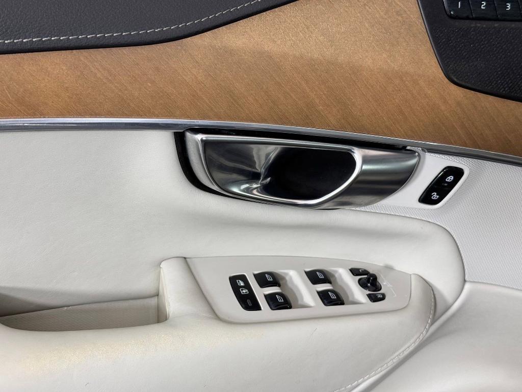 used 2019 Volvo XC90 car, priced at $25,399