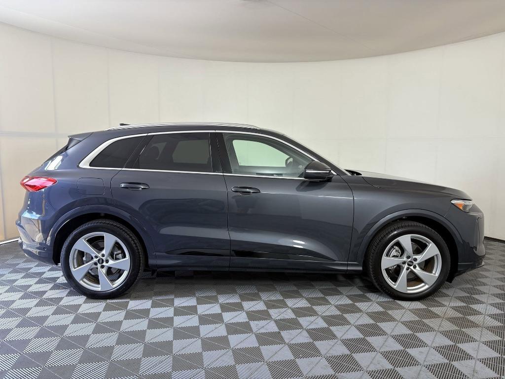 new 2025 Audi Q5 car, priced at $60,392