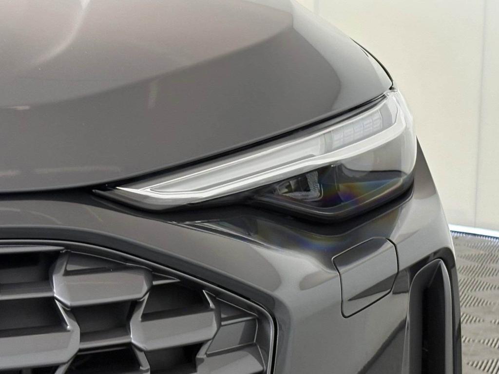 new 2025 Audi Q5 car, priced at $60,392