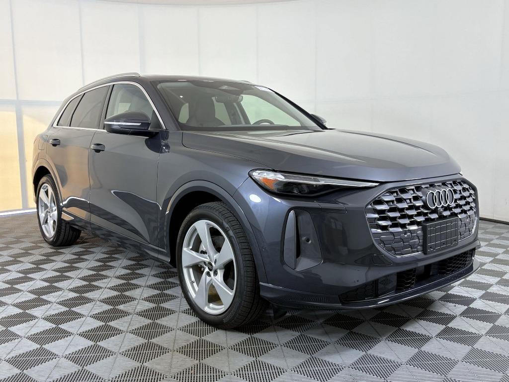 new 2025 Audi Q5 car, priced at $60,392