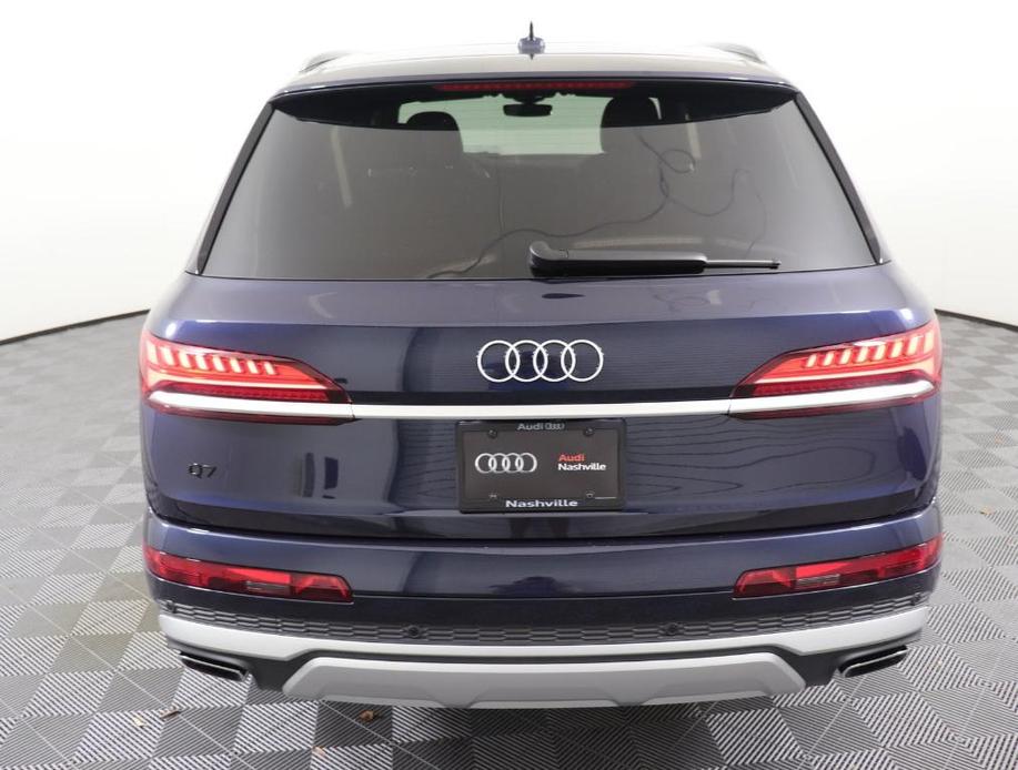 new 2025 Audi Q7 car, priced at $76,981