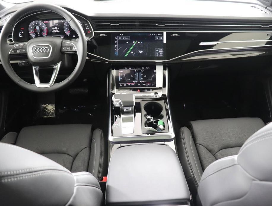 new 2025 Audi Q7 car, priced at $76,981