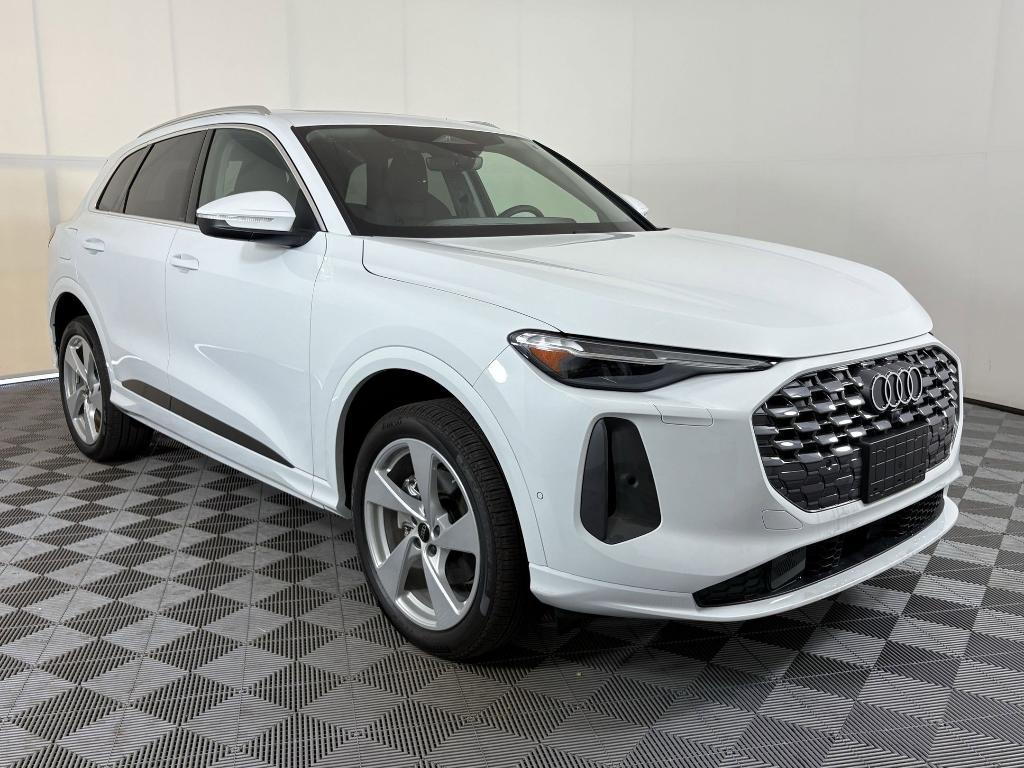 new 2025 Audi Q5 car, priced at $59,471