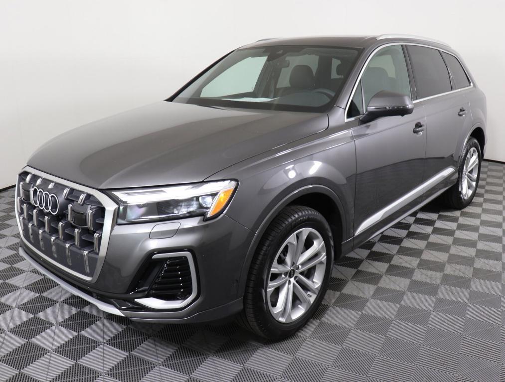 new 2025 Audi Q7 car, priced at $62,053