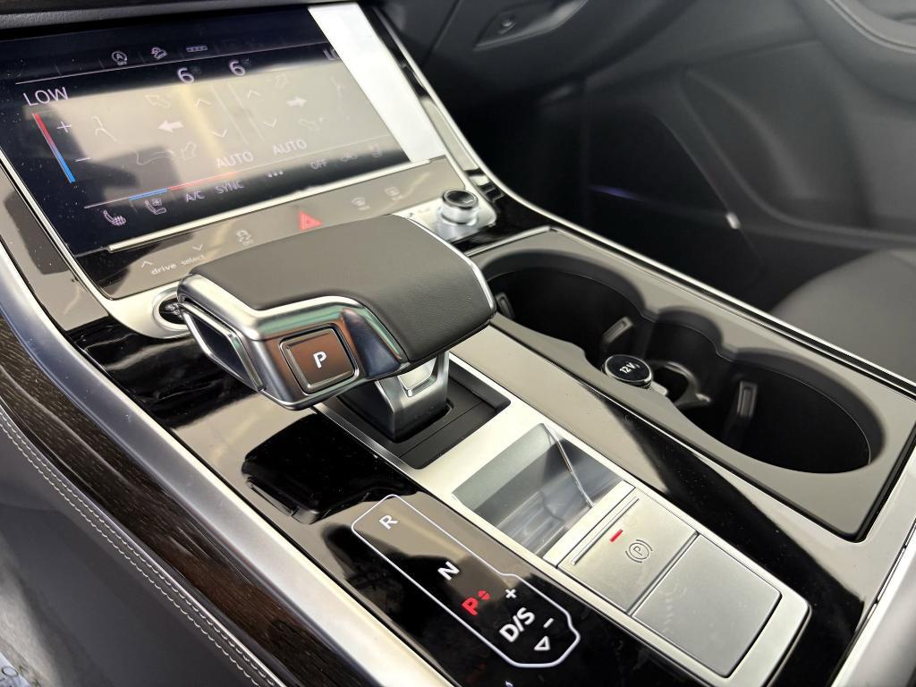 new 2025 Audi Q7 car, priced at $72,041