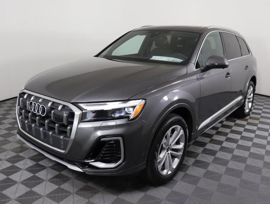 new 2025 Audi Q7 car, priced at $67,352