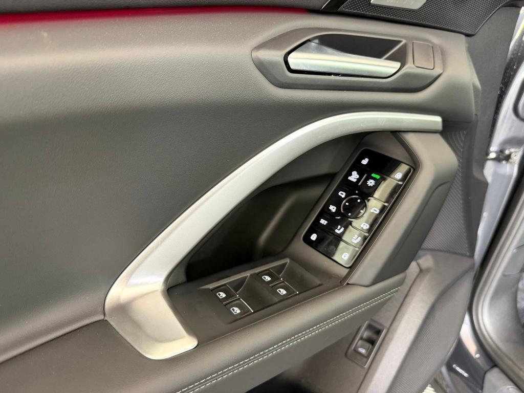 new 2025 Audi Q5 car, priced at $58,701