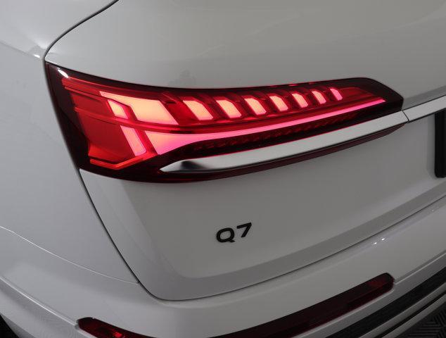 new 2025 Audi Q7 car, priced at $61,661