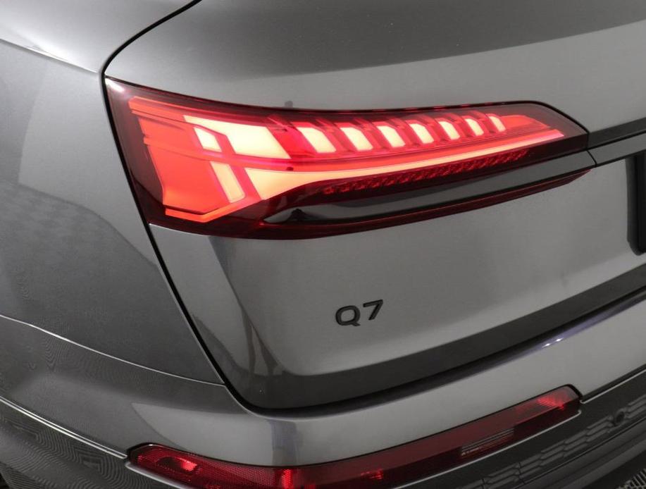 new 2025 Audi Q7 car, priced at $76,540