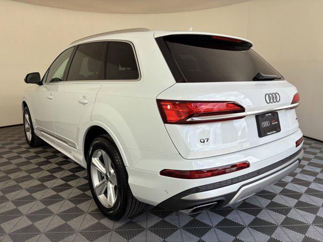 new 2025 Audi Q7 car, priced at $65,941