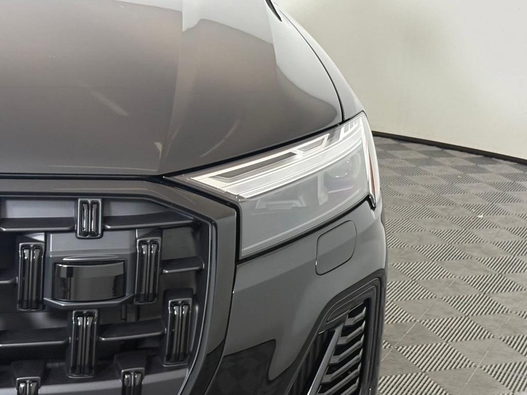 new 2026 Audi Q7 car, priced at $78,295