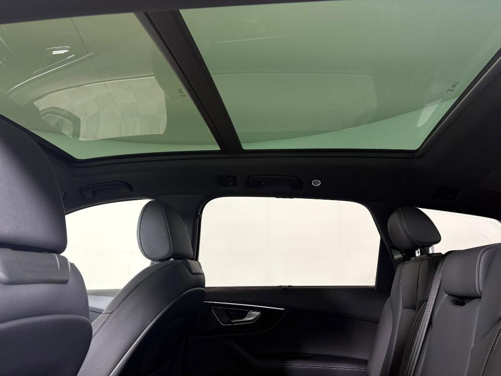 new 2026 Audi Q7 car, priced at $78,295