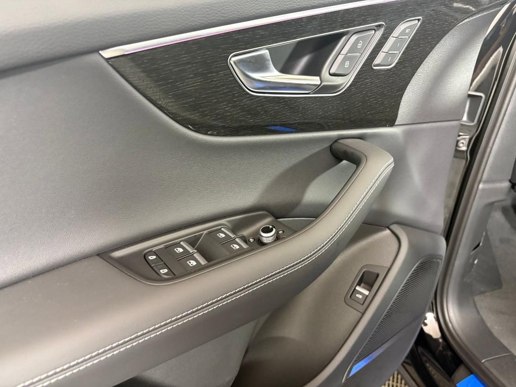 new 2026 Audi Q7 car, priced at $78,295