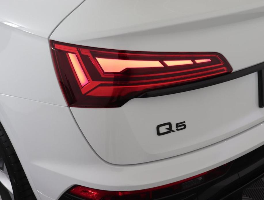 new 2025 Audi Q5 car, priced at $61,931