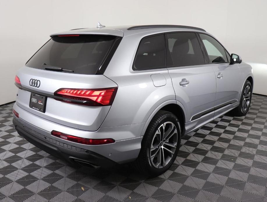 new 2025 Audi Q7 car, priced at $62,122