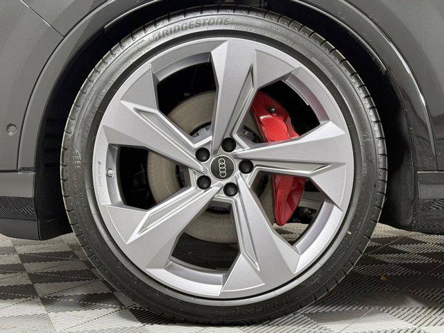 new 2026 Audi Q7 car, priced at $86,131