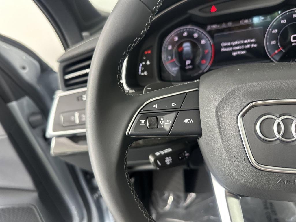 new 2025 Audi Q7 car, priced at $68,242
