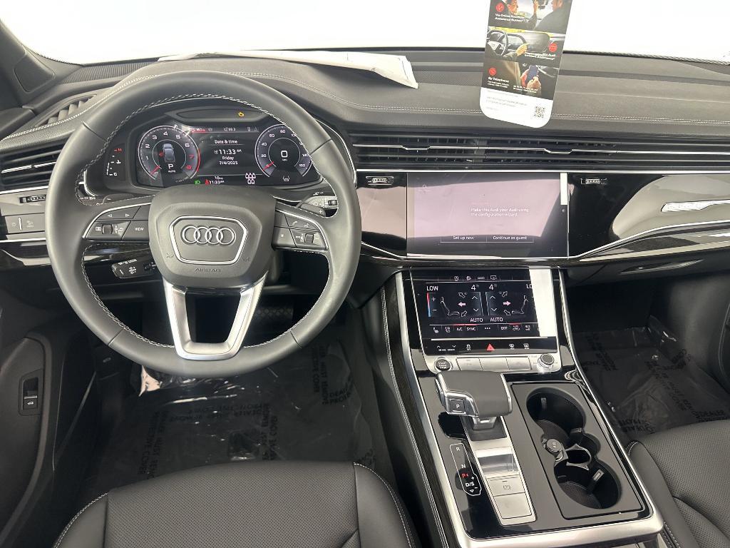 new 2025 Audi Q7 car, priced at $70,071