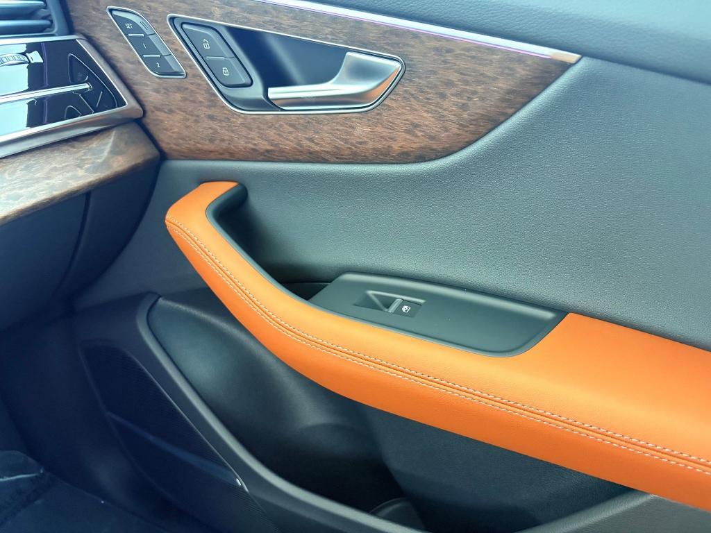 new 2025 Audi Q8 car, priced at $87,261