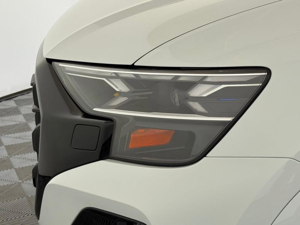 new 2025 Audi Q8 car, priced at $87,261
