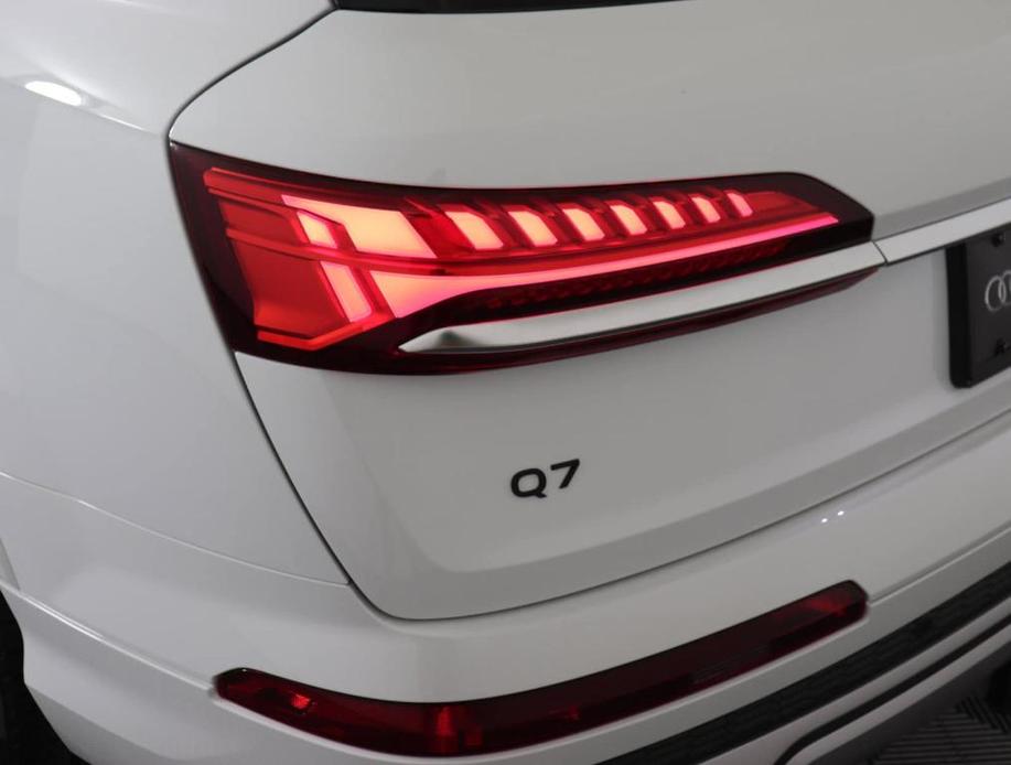 new 2025 Audi Q7 car, priced at $78,021