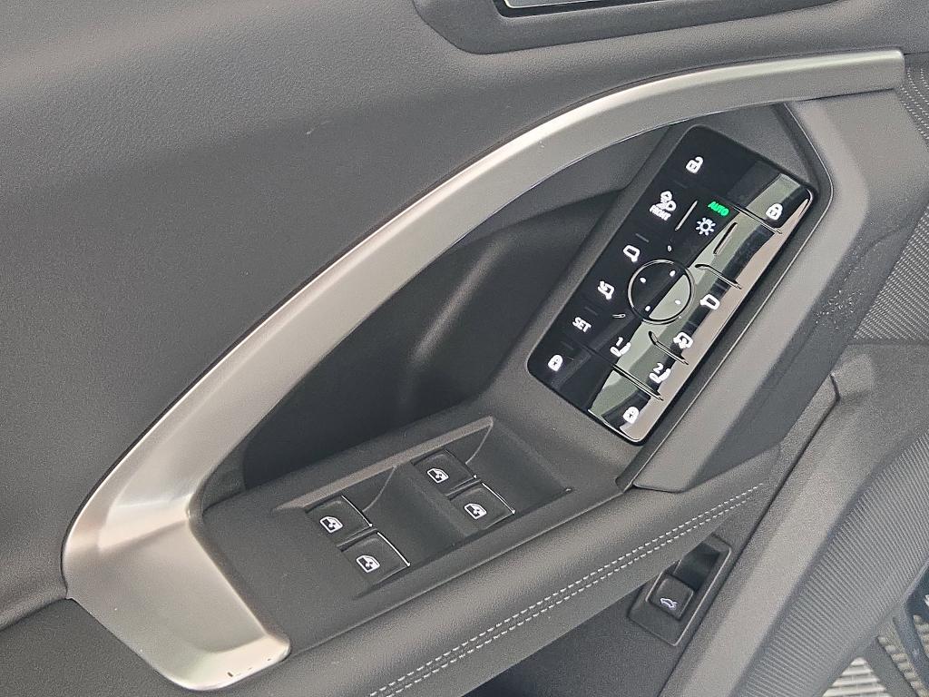 new 2025 Audi Q5 car, priced at $60,975
