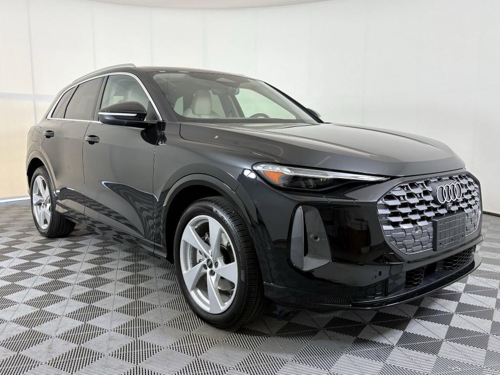 new 2025 Audi Q5 car, priced at $62,961