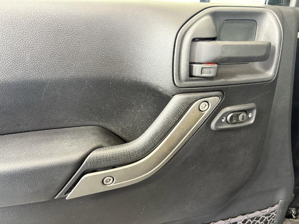 used 2015 Jeep Wrangler Unlimited car, priced at $18,999