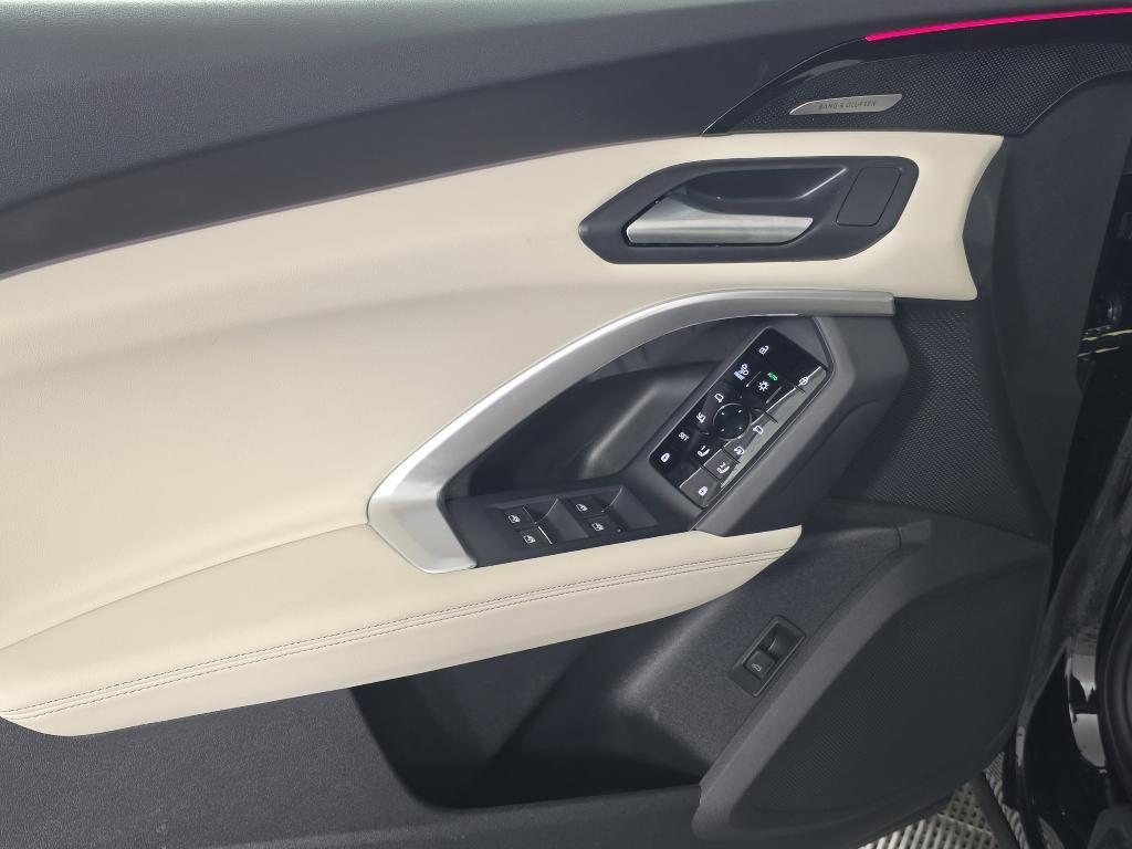 new 2025 Audi Q5 car, priced at $60,061