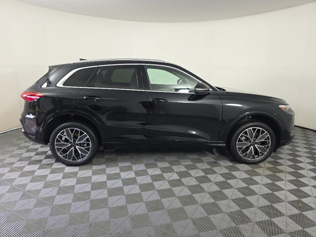 new 2025 Audi Q5 car, priced at $59,991