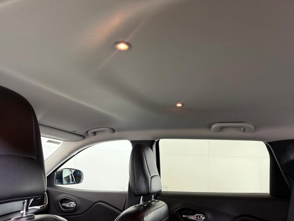 used 2019 Jeep Cherokee car, priced at $13,998