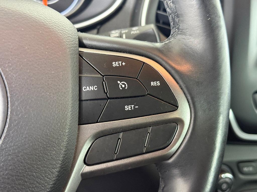 used 2019 Jeep Cherokee car, priced at $13,998