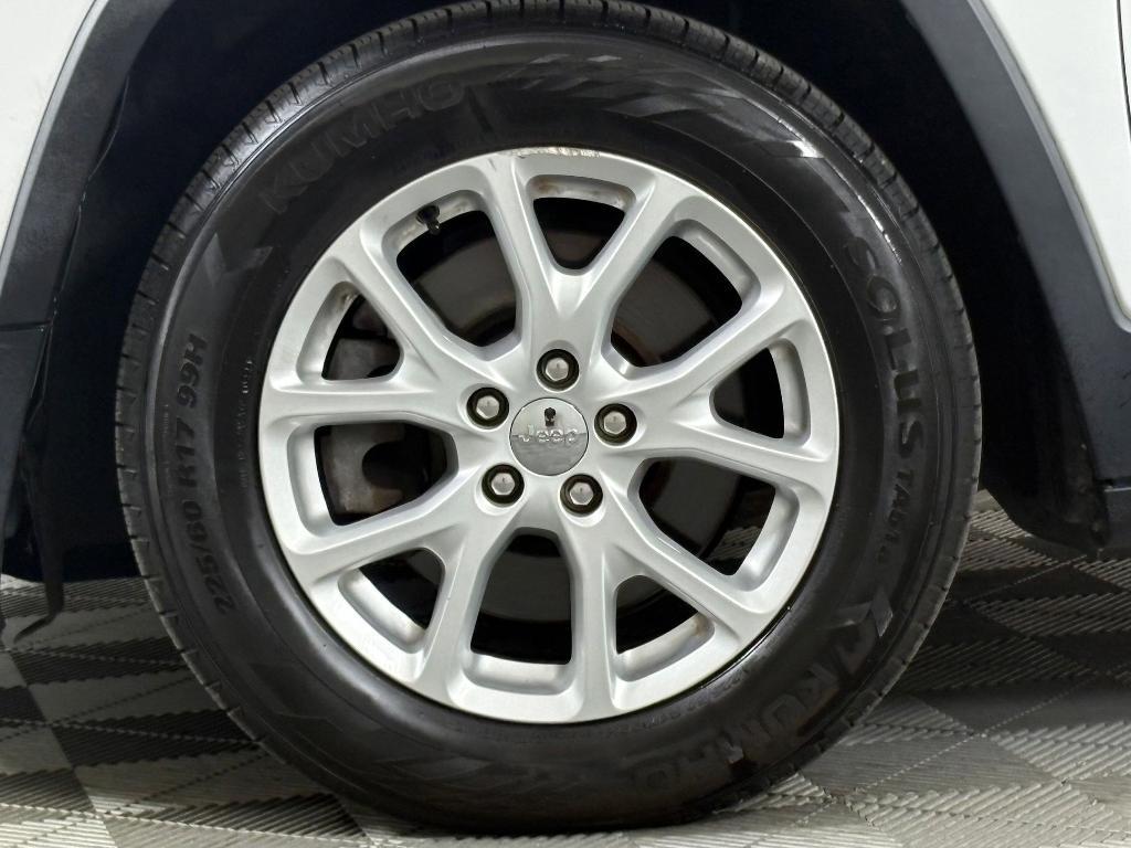 used 2015 Jeep Cherokee car, priced at $7,997
