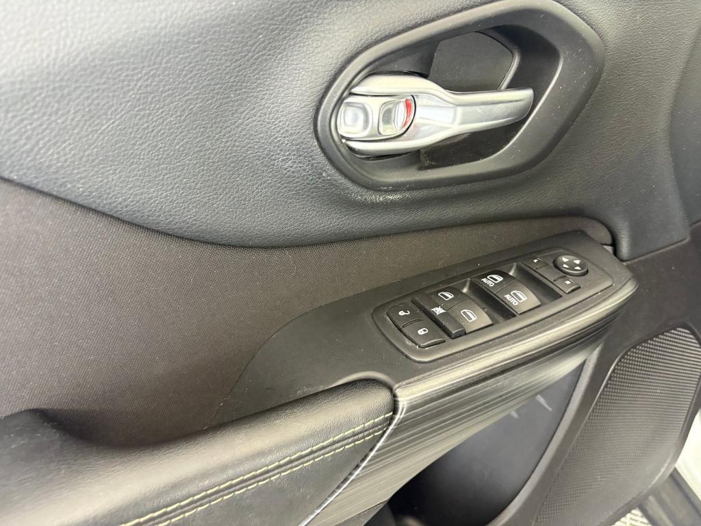 used 2015 Jeep Cherokee car, priced at $7,997
