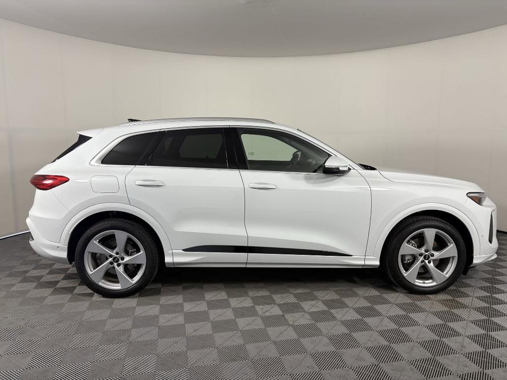 new 2025 Audi Q5 car, priced at $63,551