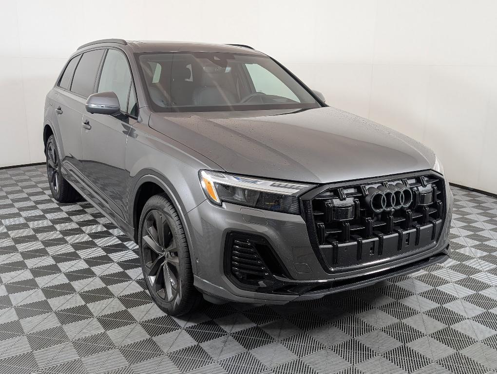 new 2025 Audi Q7 car, priced at $79,561