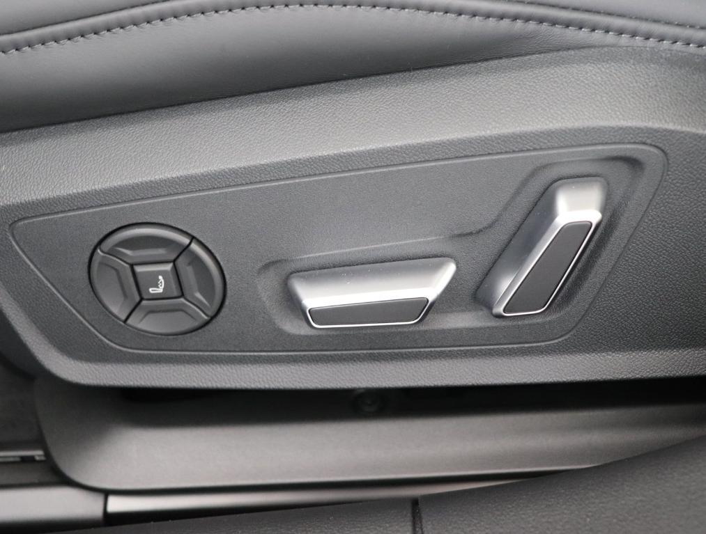 new 2025 Audi A7 car, priced at $86,092