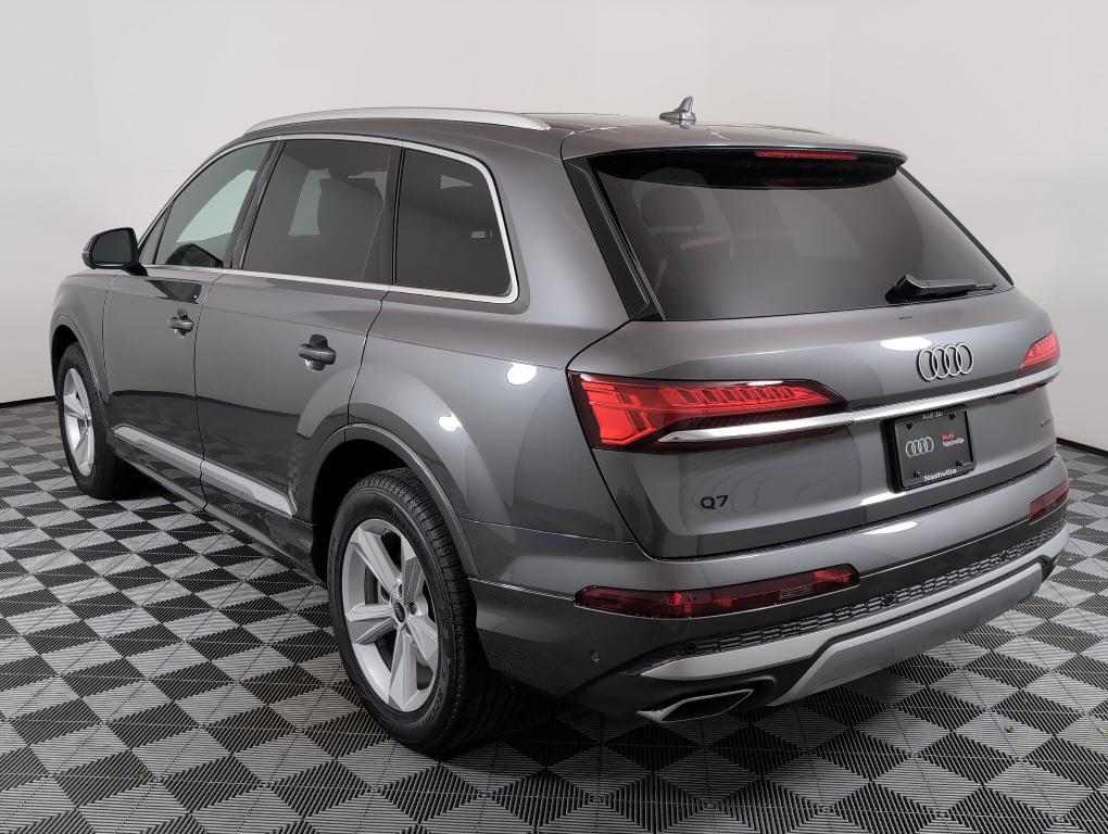 new 2025 Audi Q7 car, priced at $62,791