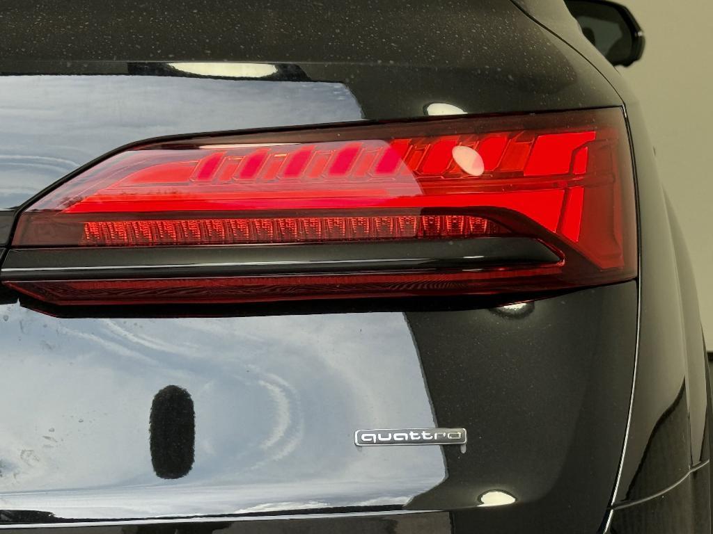 new 2025 Audi Q7 car, priced at $71,055