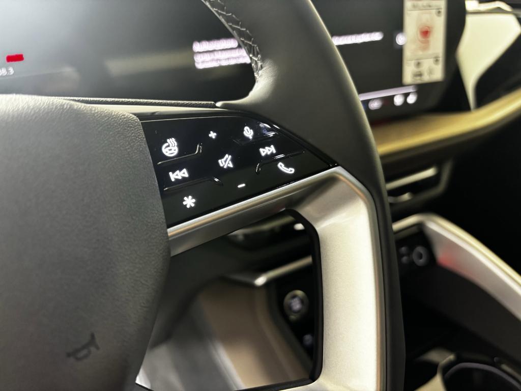 new 2025 Audi Q5 car, priced at $60,975