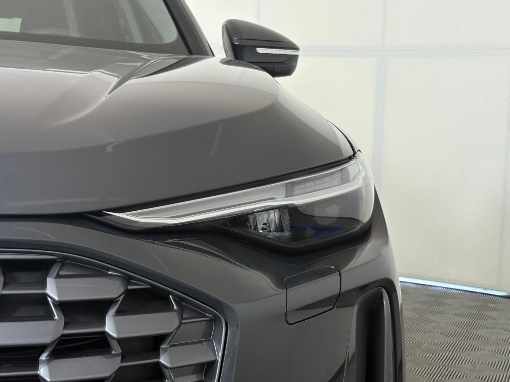 new 2025 Audi Q5 car, priced at $60,391