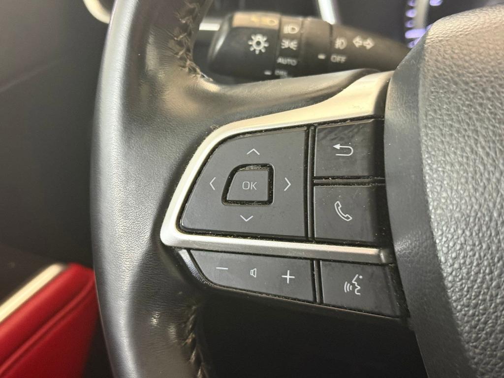 used 2022 Toyota Highlander car, priced at $28,999